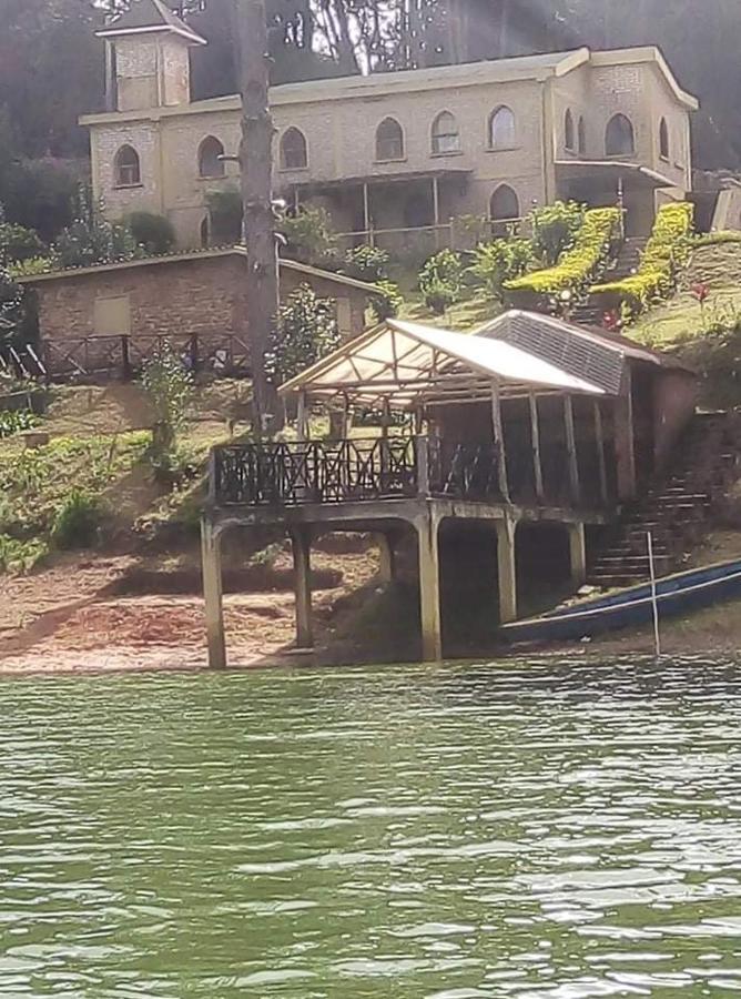 Le Chateau Du Lac De Mantasoa Εξωτερικό φωτογραφία